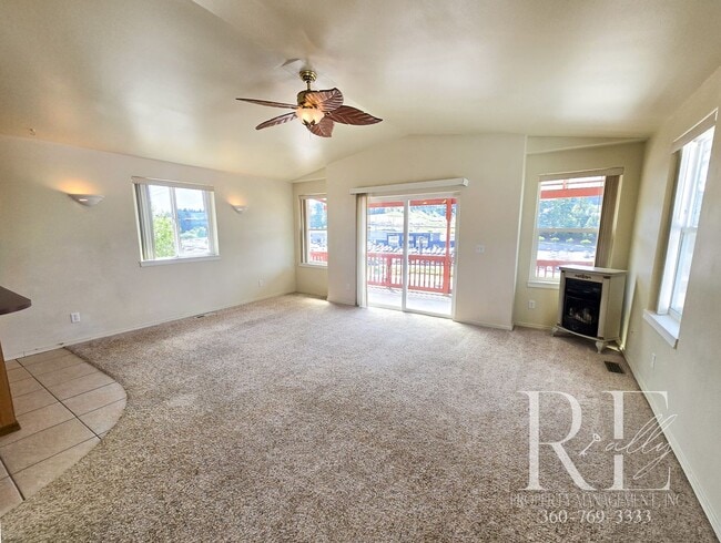 Foto del edificio - 3-Bed Townhome w/ Private Outdoor Spaces &...