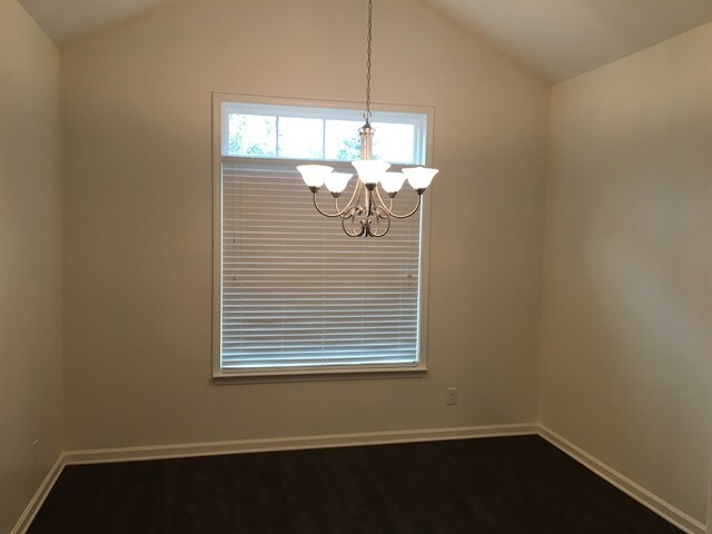 Building Photo - 209 Crooked Oaks Dr