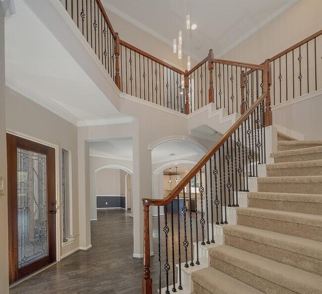 Building Photo - 138 Oriel Oaks Cir
