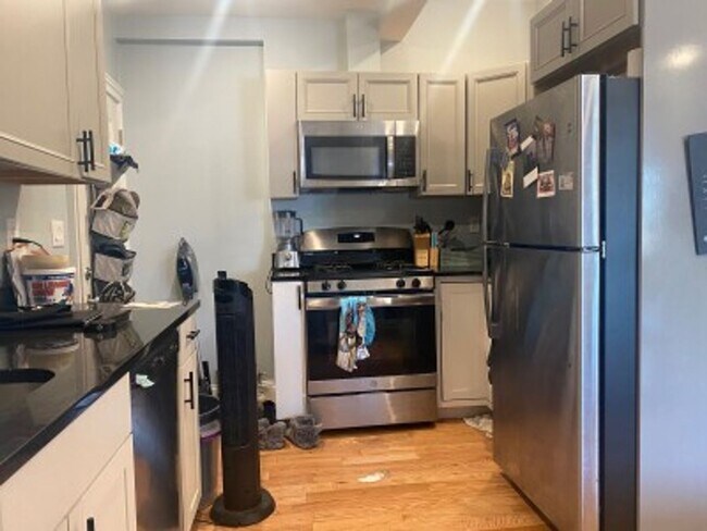 Building Photo - HOT ALLSTON LISTING!!!!