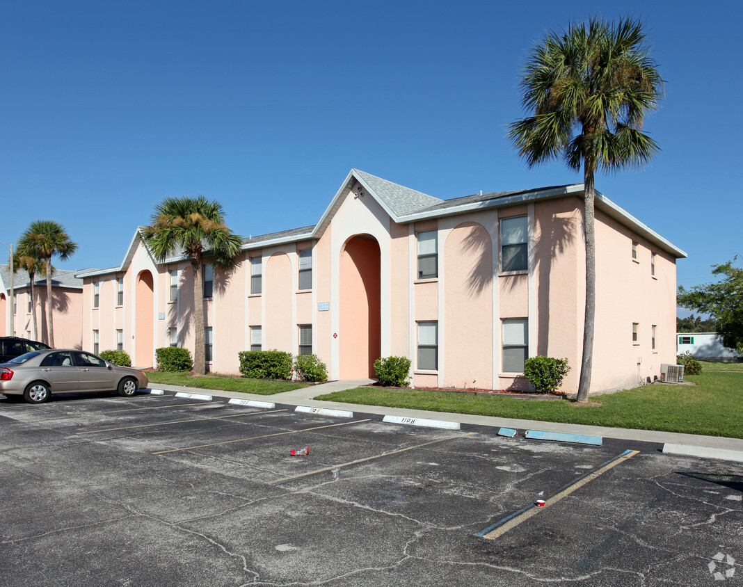 Building Photo - Catalina Club Apartments