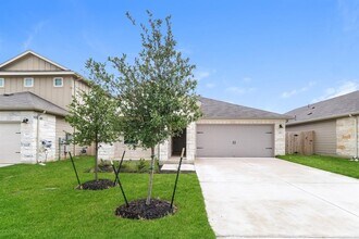 Building Photo - 117 Sun Grove Trl