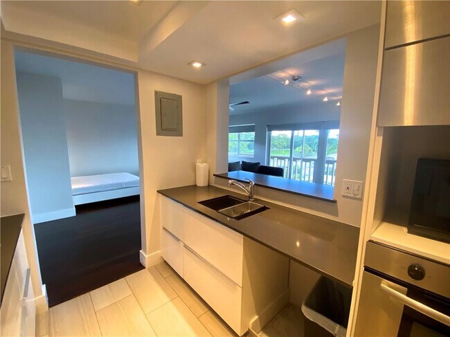 Foto del edificio - 1200 SW 12th Ave