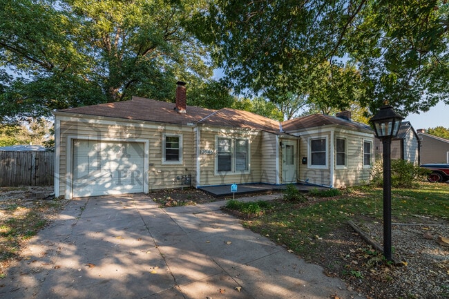 Foto del edificio - 2046 N Burns Ave