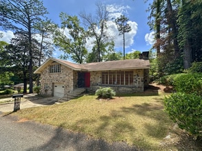 Building Photo - 5231 Colonial Cir N