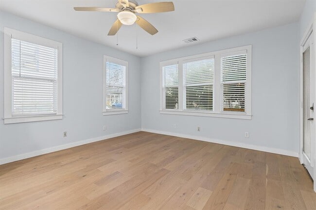 Foto del edificio - 84 Waller St