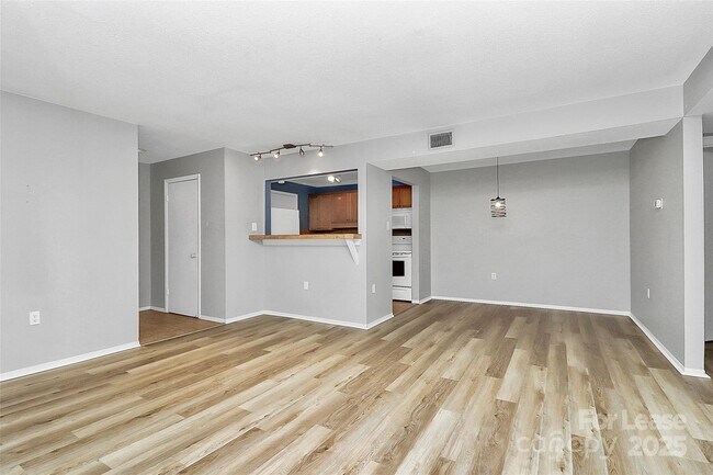 Foto del edificio - 5012 Sardis Rd