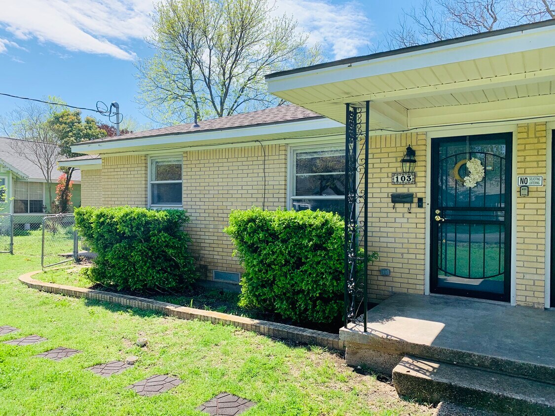 103 Lewis St, Waxahachie, TX 75165 House Rental in Waxahachie, TX