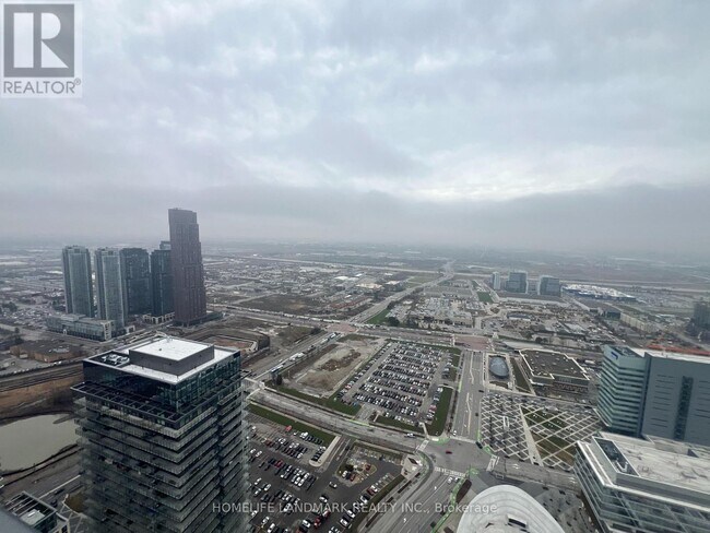 Photo du bâtiment - 950 Portage Pkwy