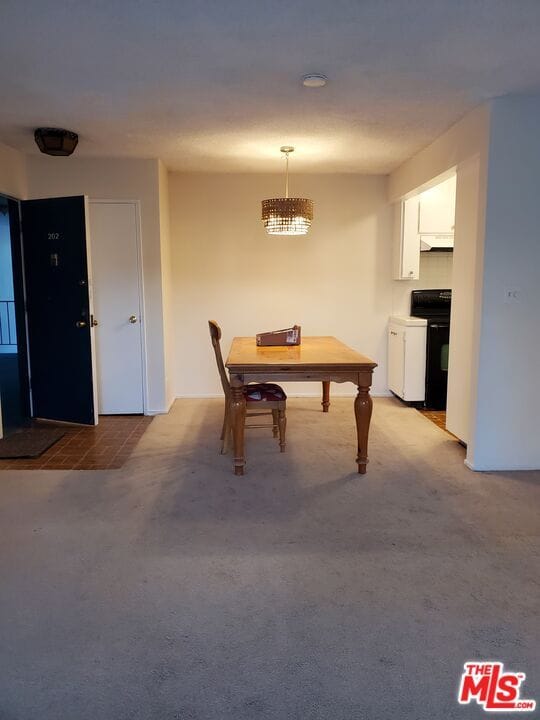 Building Photo - 6199 Canterbury Dr