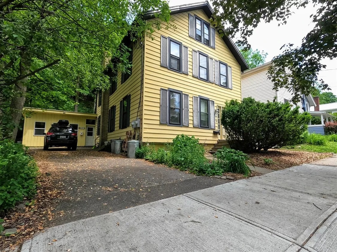 201 Linn St Unit 1, Ithaca, NY 14850 Apartments in Ithaca, NY