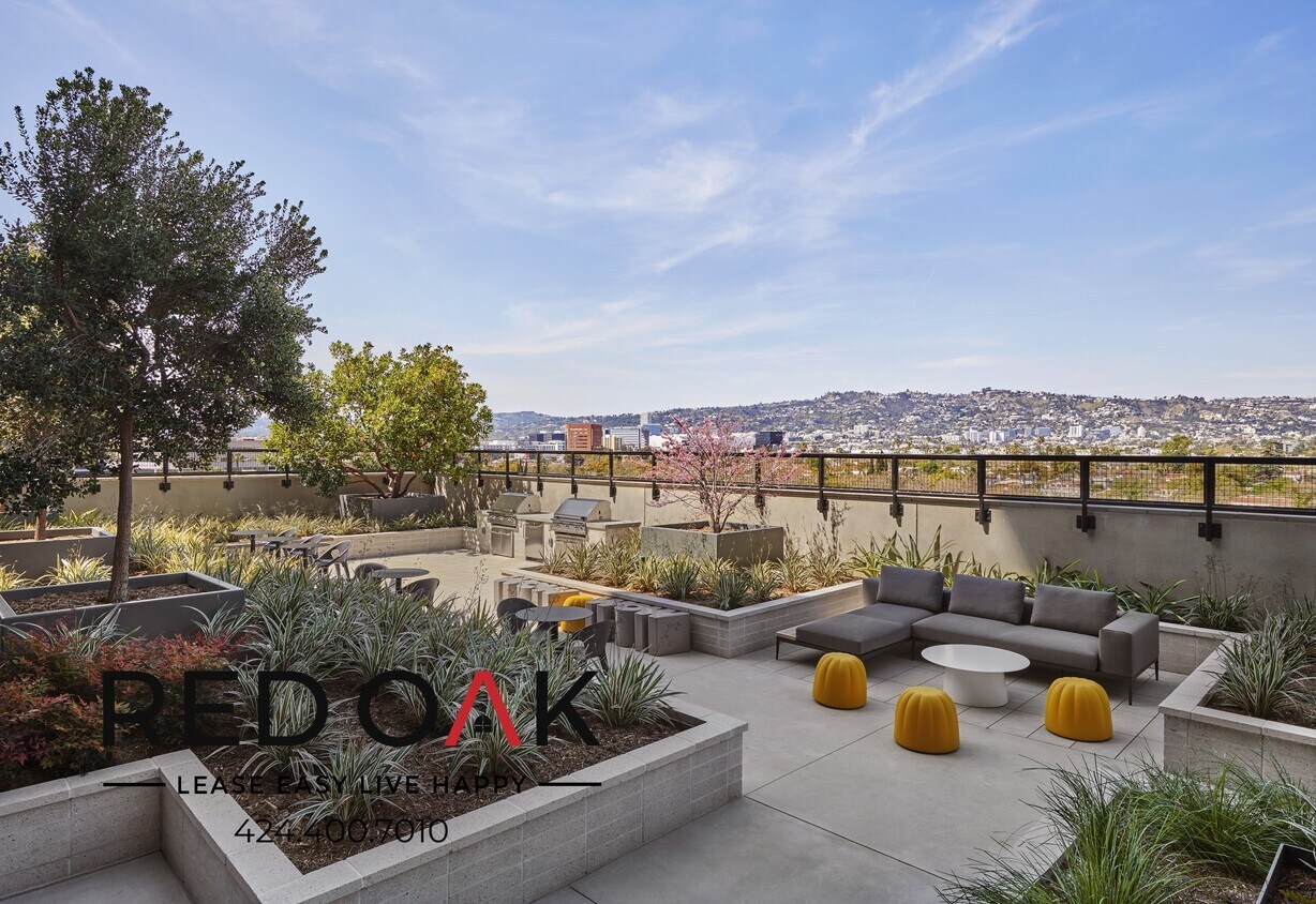 Foto principal - 6401 Wilshire Blvd