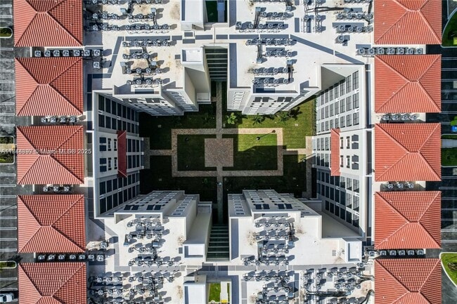 Foto del edificio - 400 NW 112th Ave