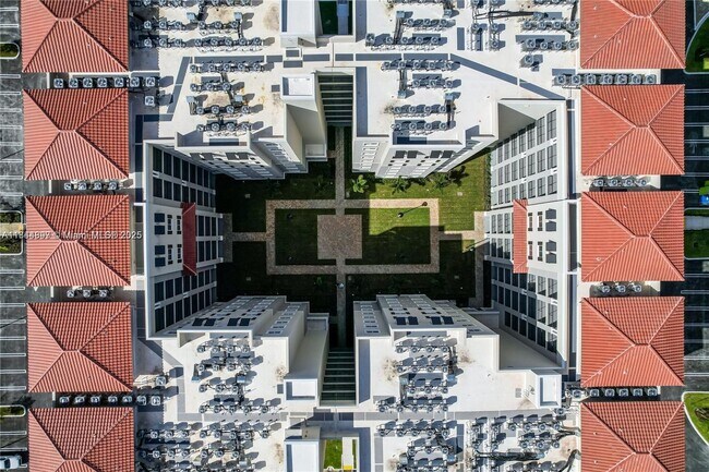 Foto del edificio - 400 NW 112th Ave