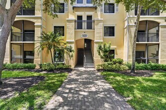 Building Photo - 3020 Alcazar Pl