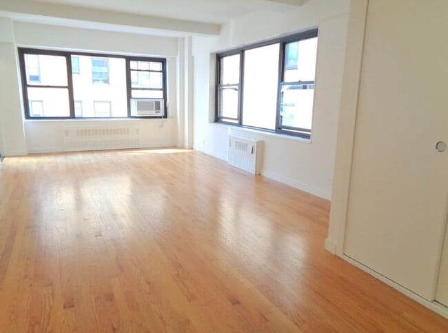 Building Photo - EAST 55 STREET