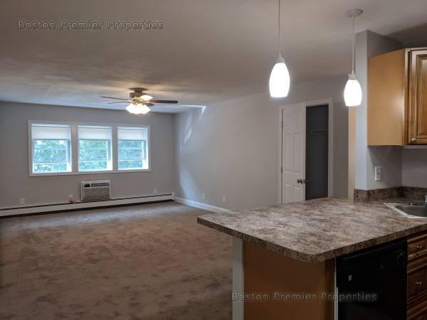 Building Photo - 455 Sea St