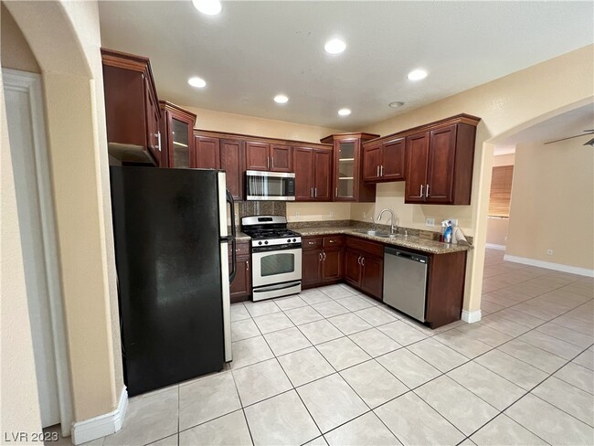 Building Photo - 6771 Frances Celia Ave