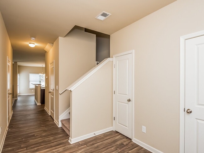 Building Photo - 260 Stillwood Dr