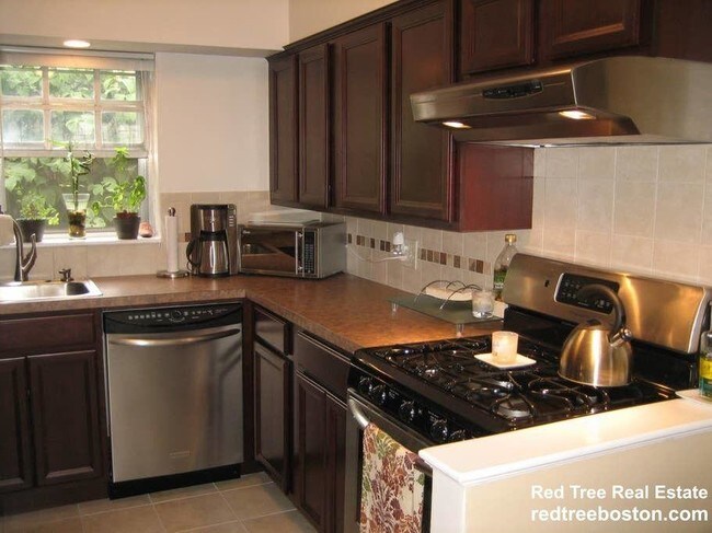 Building Photo - 3 bedroom in Brighton MA 02135