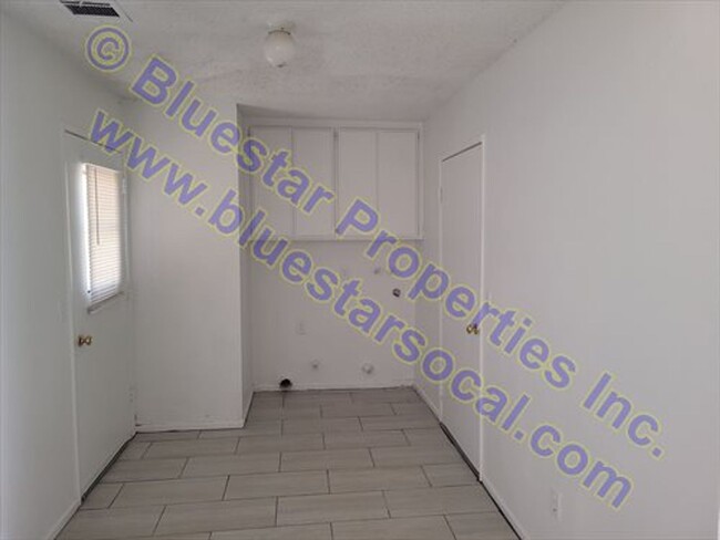 Building Photo - 11246C