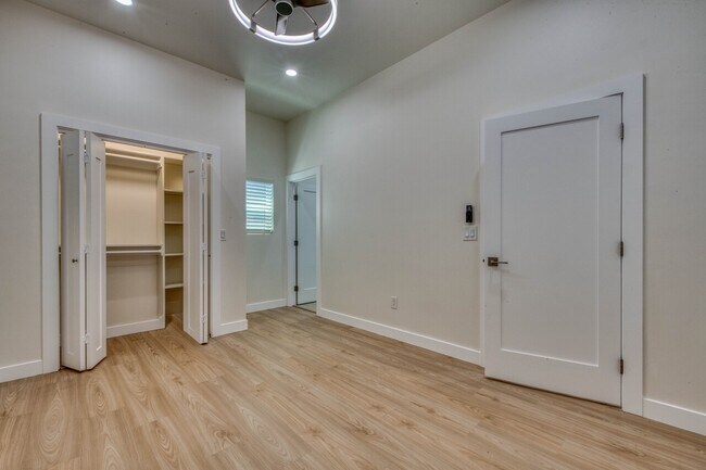 Building Photo - 3052 Eddy Cir