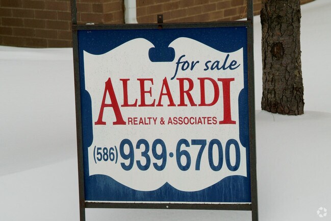 Foto del edificio - 16840 E 11 Mile Rd