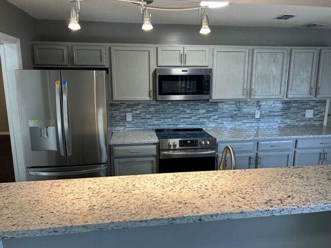 Building Photo - Beautiful Home in Julington Creek Landing!