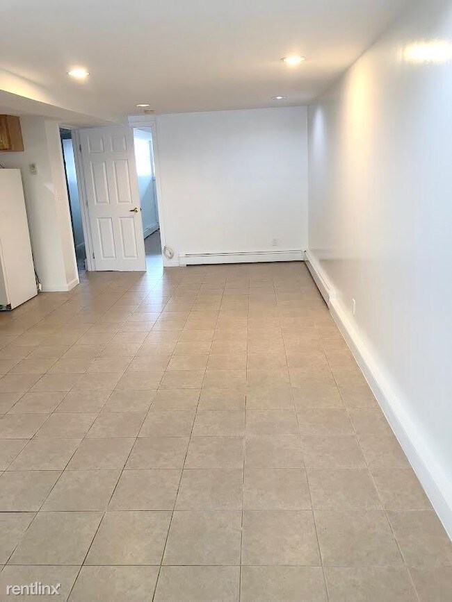 Building Photo - 2 br, 1 bath  - 3045 Hobart St Apt.1