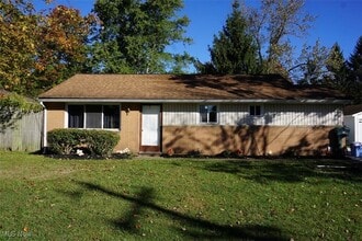 Building Photo - 211 Hilltop Dr
