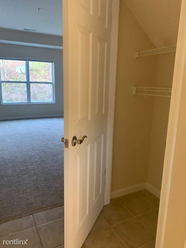 Building Photo - 124 Legends Way