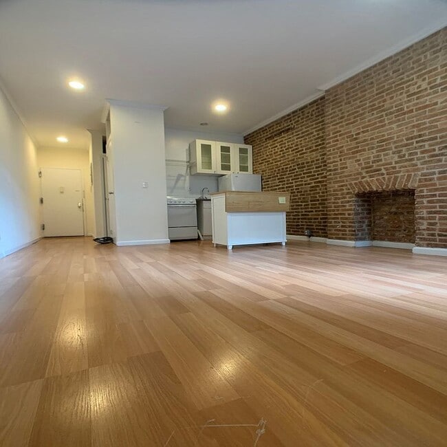 71 Pineapple St Unit A2, Brooklyn, NY 11201 Room for Rent in Brooklyn
