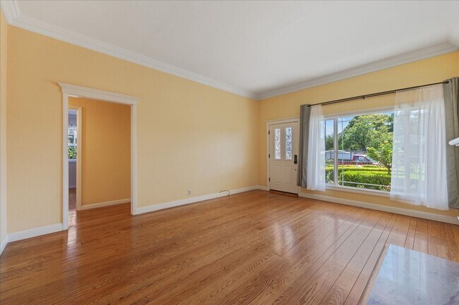 Foto del edificio - 833 Ocean View Ave