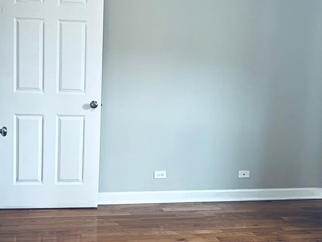 Building Photo - 214 W 31st St