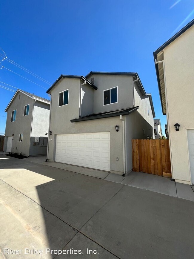 Building Photo - 4 br, 2.5 bath House - 5032 Palaside Dr