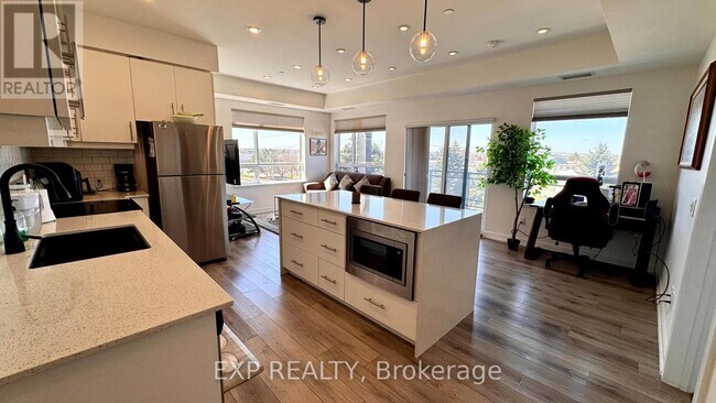 Photo du bâtiment - 255 Northfield Dr E