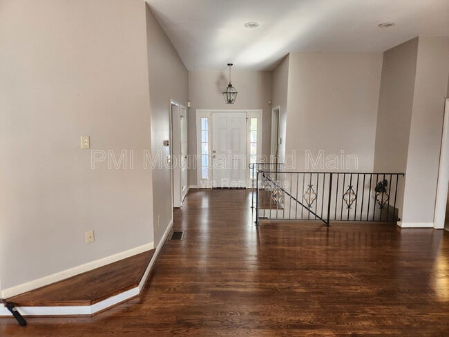 Foto del edificio - 4000 Laurel Park Hwy