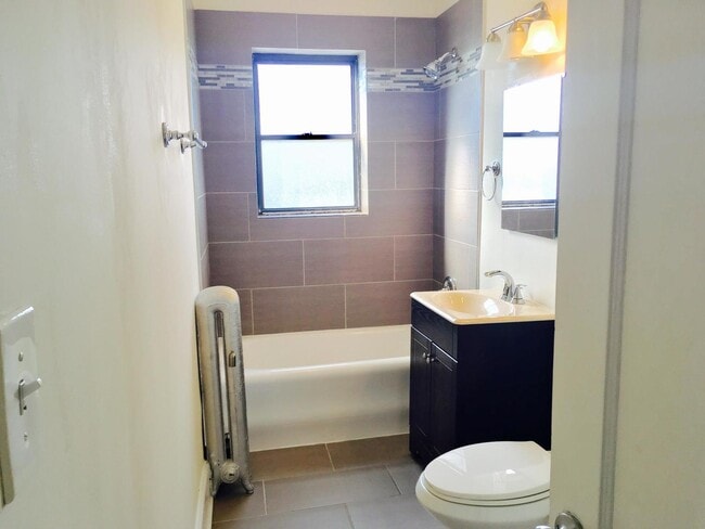 Building Photo - 4823 N Springfield Ave