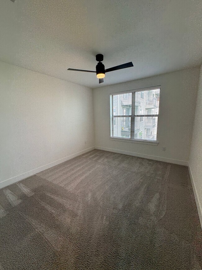 Foto del edificio - 2343 Portman Ave