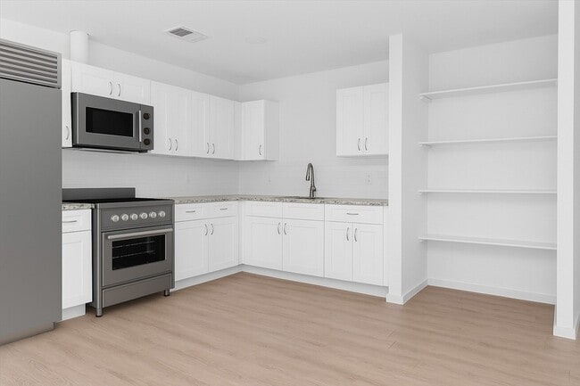 Photo - 16016 Green Manor Dr Apartment