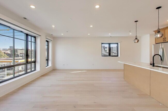 Foto del edificio - 1619 W Lawrence Ave