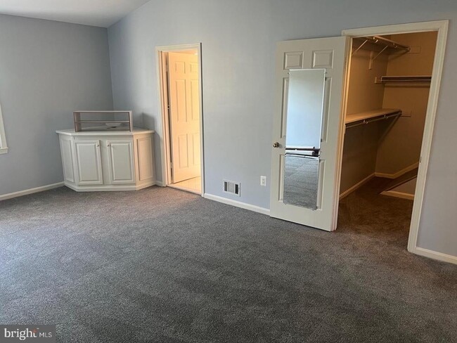 Building Photo - 6830 Wild Rose Ct