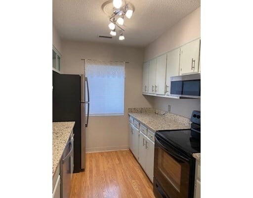Building Photo - 59 Highwood Dr