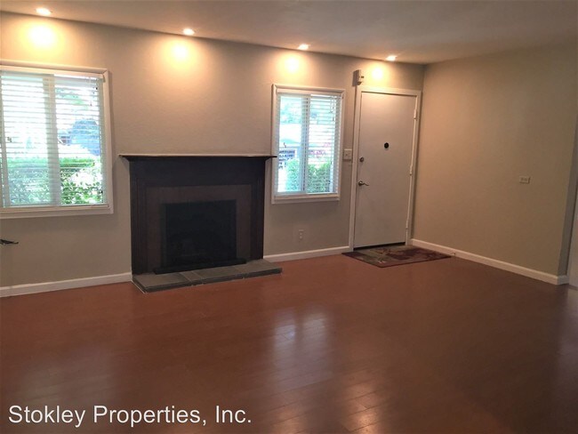 Building Photo - 3 br, 2 bath House - 424 Lenox Court