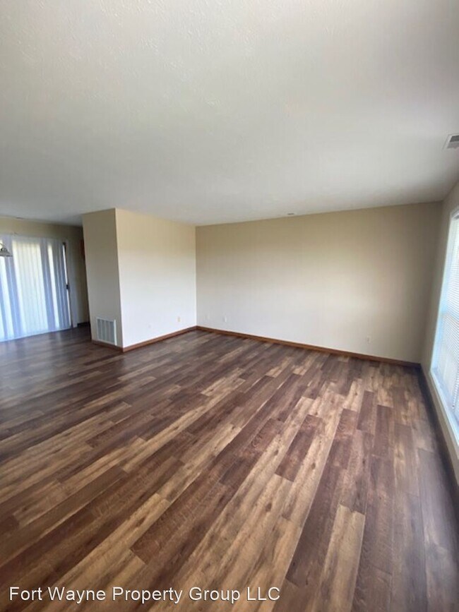 Building Photo - 2 br, 1 bath House - 715 W Main Street
