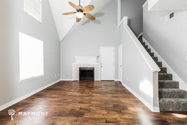 Foto del edificio - 352 N Grove Cir