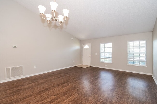 Foto del edificio - 12451 Glenn Hollow Dr