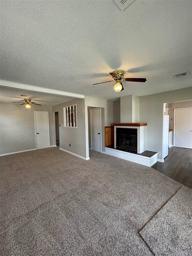 Building Photo - 6428 NW Arrowhead Dr