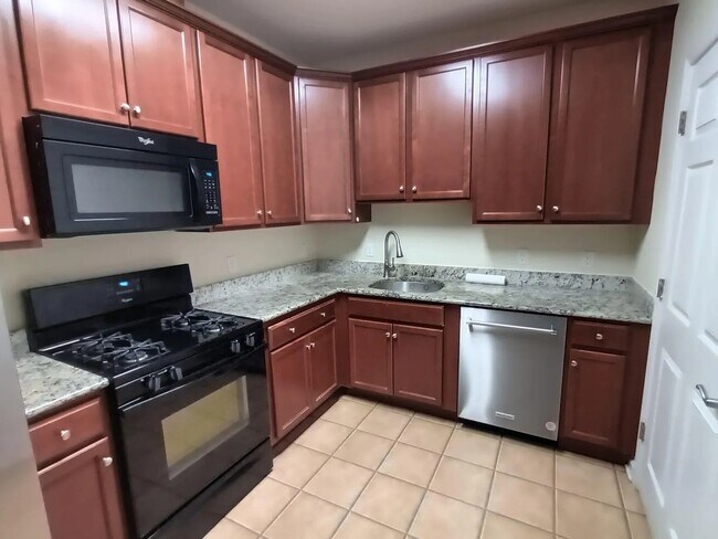 Foto del edificio - 1314 Sierra Dr