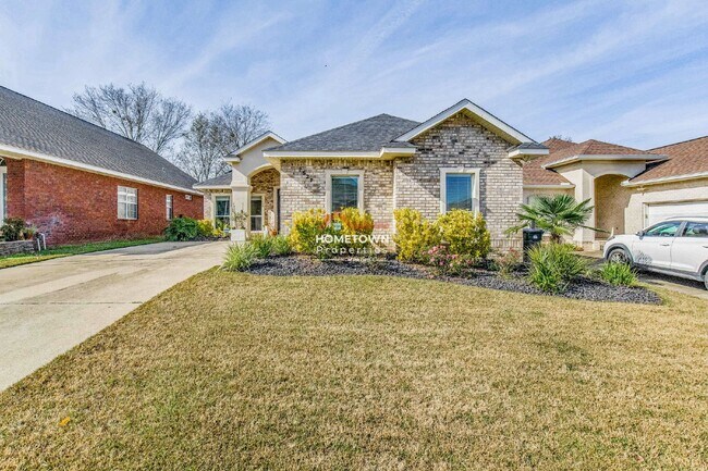 Building Photo - Amazing 3 Bed, 2 Bath Home with Granite Co...